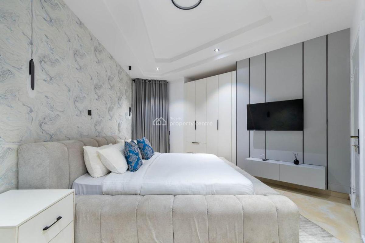 Brand New Luxury 3bedroom Apartment Available with Pool+snooker+ps5, Lekki Phase 1, Lekki, Lagos, Flat / Apartment Short Let
