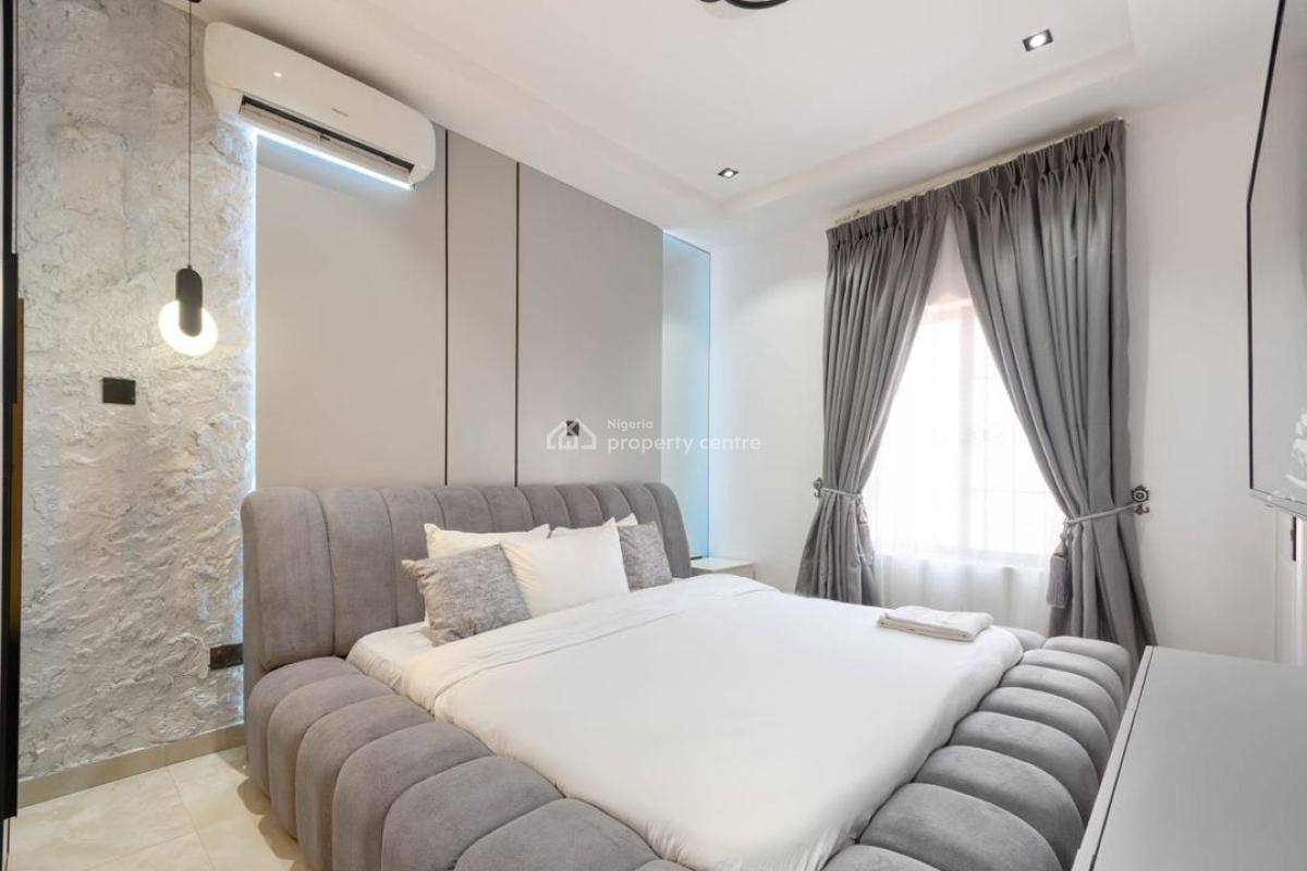Brand New Luxury 3bedroom Apartment Available with Pool+snooker+ps5, Lekki Phase 1, Lekki, Lagos, Flat / Apartment Short Let