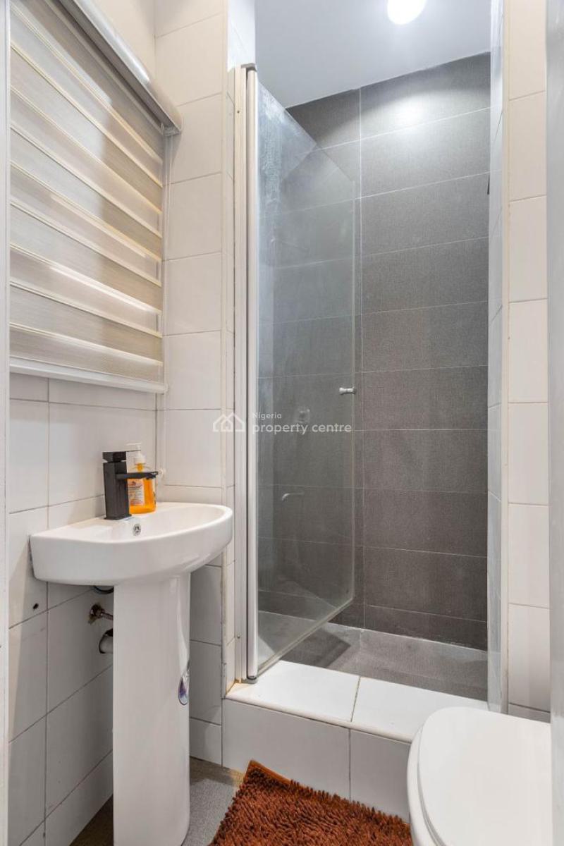 Brand New Luxury 3bedroom Apartment Available with Pool+snooker+ps5, Lekki Phase 1, Lekki, Lagos, Flat / Apartment Short Let