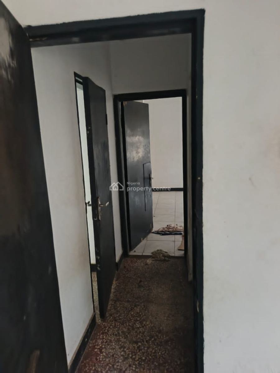 Spacious 2bedroom Flat, Yaba, Yaba, Lagos, Flat / Apartment for Rent
