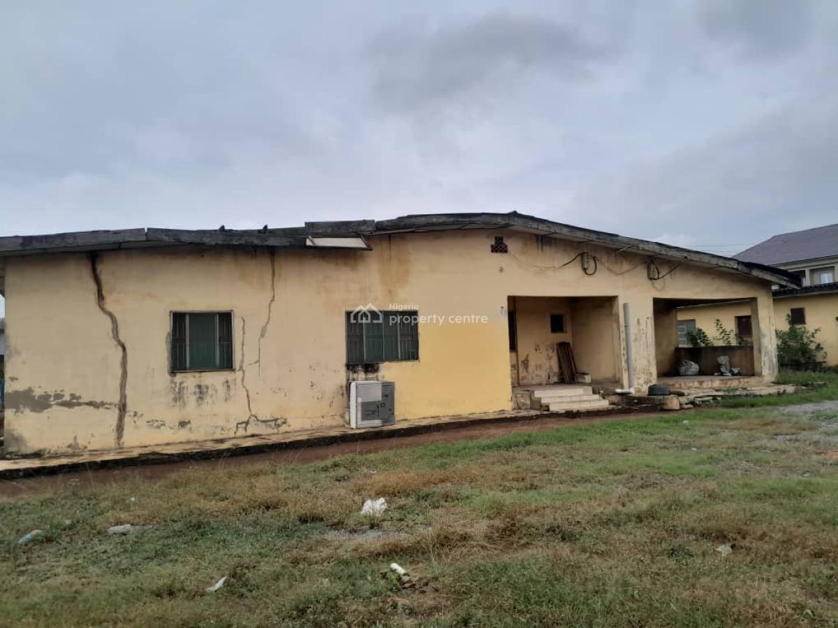 Dilapidated Semi Detached Bungalow on 600sqm Land with a Gated Estate, Igi Aje Estate Opposite Jubille Housing Est, Ikorodu Sagamu Road, Ikd, Ikorodu, Lagos, Residential Land for Sale