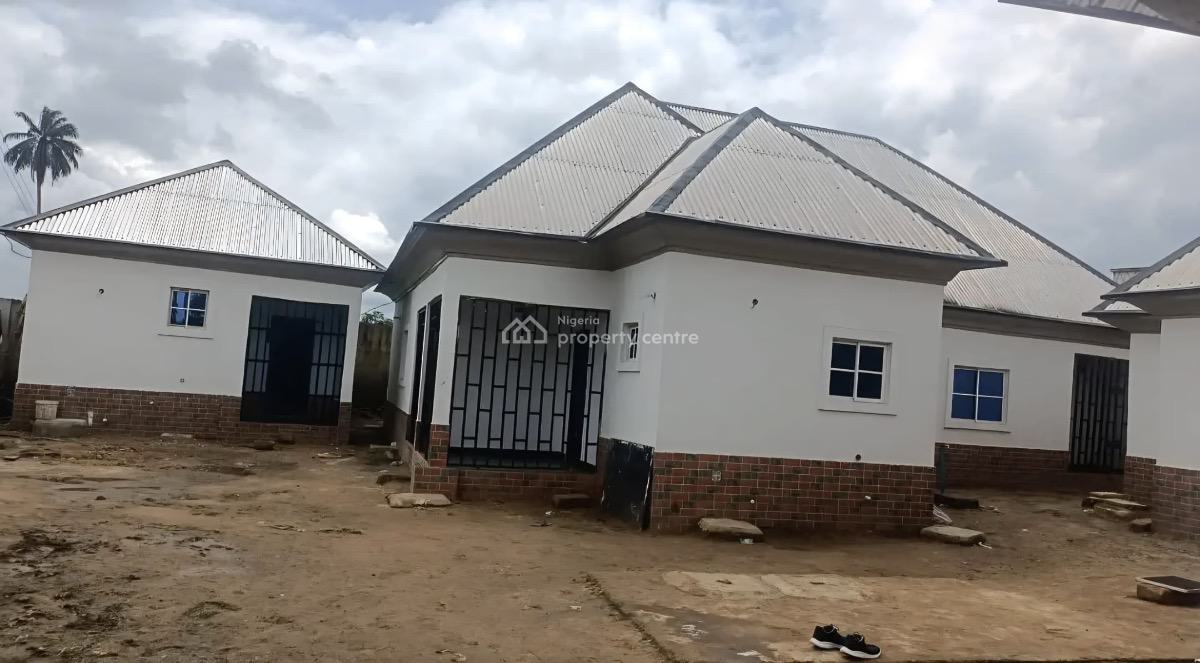 Eleven (11) Units of Selfcontained Apartment, Nwaniba Road By Lucky, Uyo, Akwa Ibom, Block of Flats for Sale