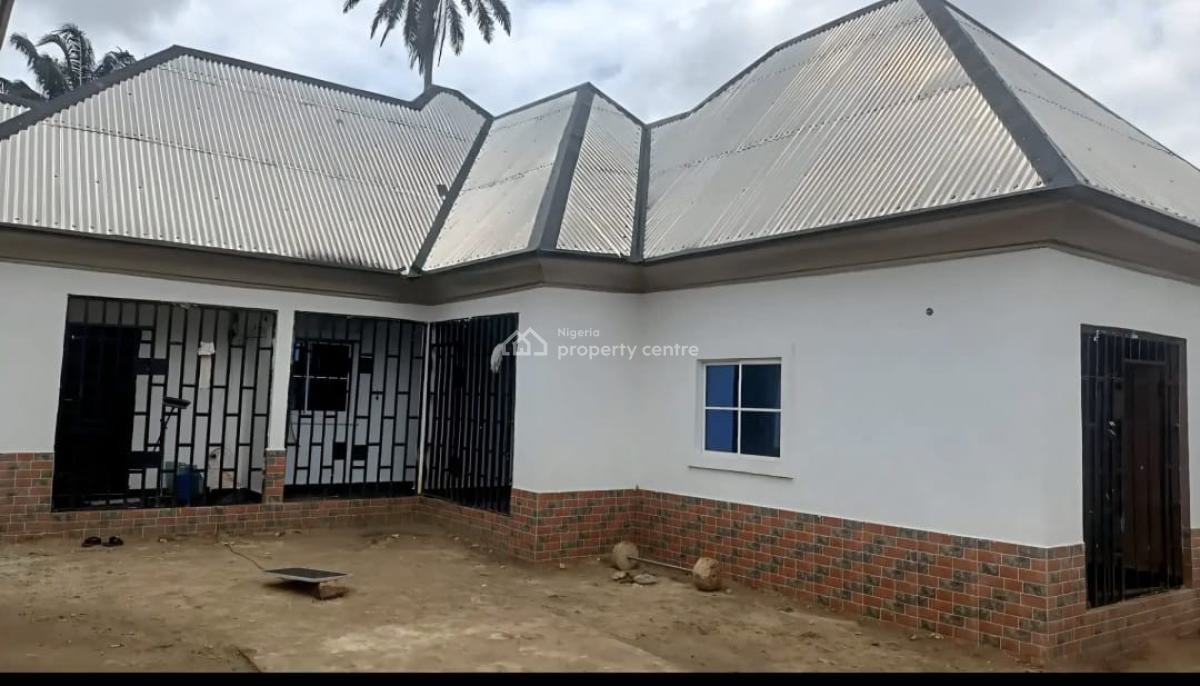 Eleven (11) Units of Selfcontained Apartment, Nwaniba Road By Lucky, Uyo, Akwa Ibom, Block of Flats for Sale