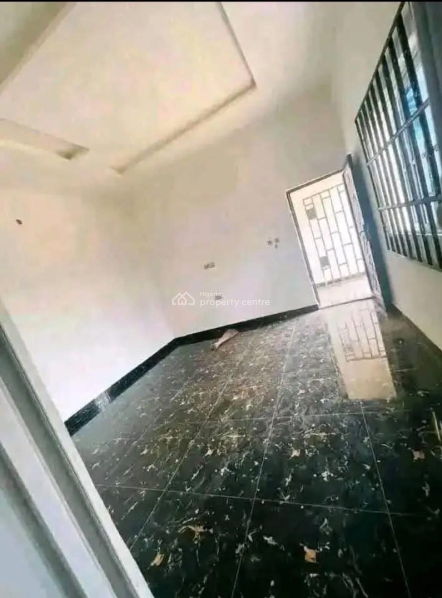 Eleven (11) Units of Selfcontained Apartment, Nwaniba Road By Lucky, Uyo, Akwa Ibom, Block of Flats for Sale