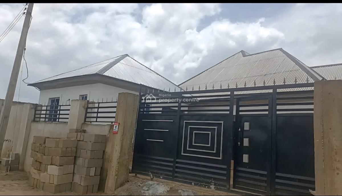 Eleven (11) Units of Selfcontained Apartment, Nwaniba Road By Lucky, Uyo, Akwa Ibom, Block of Flats for Sale