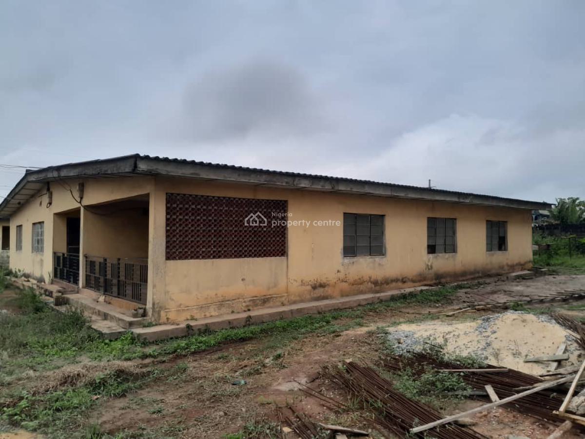 a Bungalow (dilapidated) on 1200 Sqm Land Within Gated Estate Ikorodu, Igi Aje Estate Opposite Jubille Housing Est, Ikorodu Sagamu Road, Ikd, Ikorodu, Lagos, Detached Bungalow for Sale