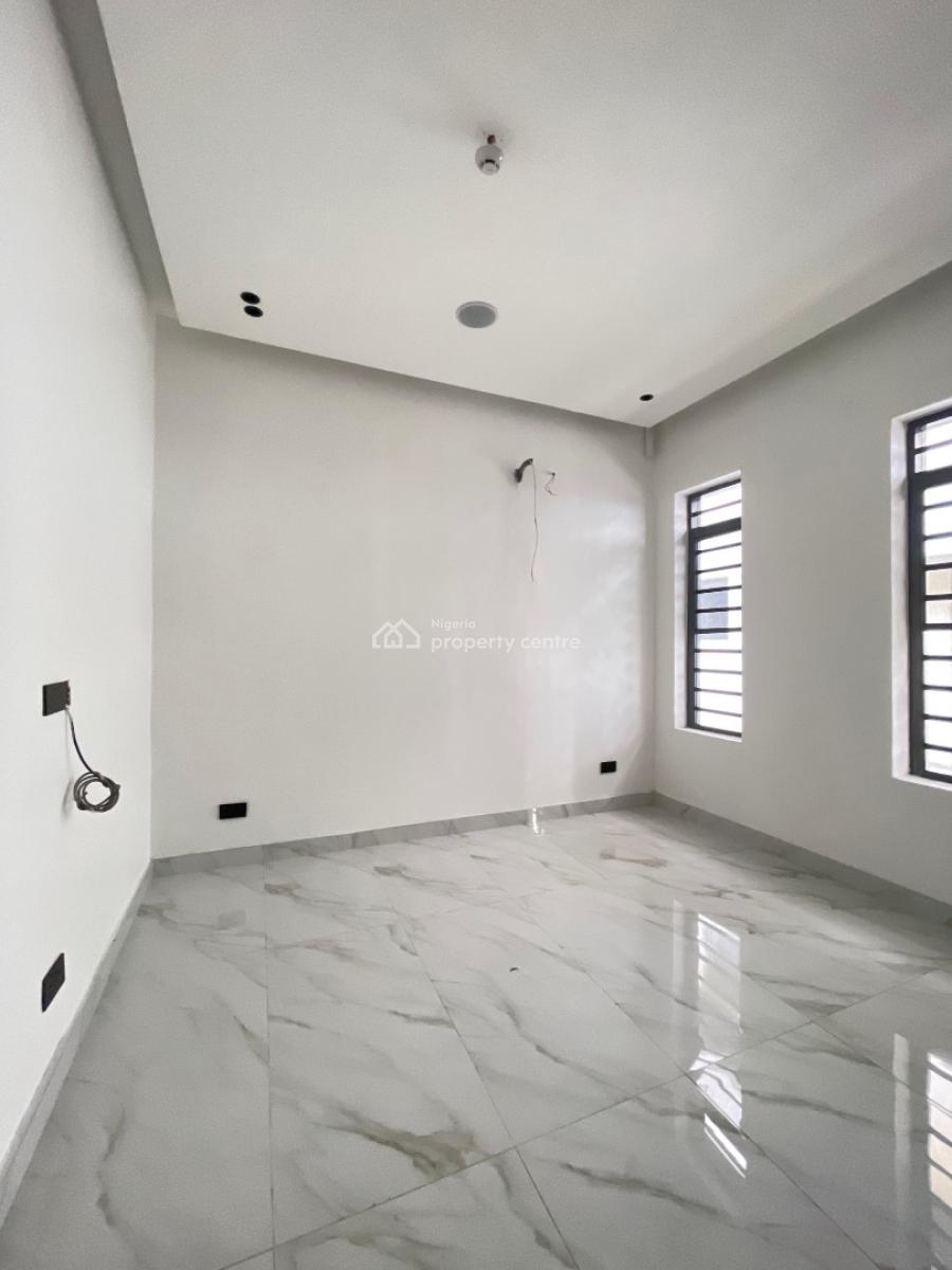 Unique 4 Bedroom Penthouse Apartment in a Secure Estate, Lekki Phase 1, Lekki, Lagos, Flat / Apartment for Sale