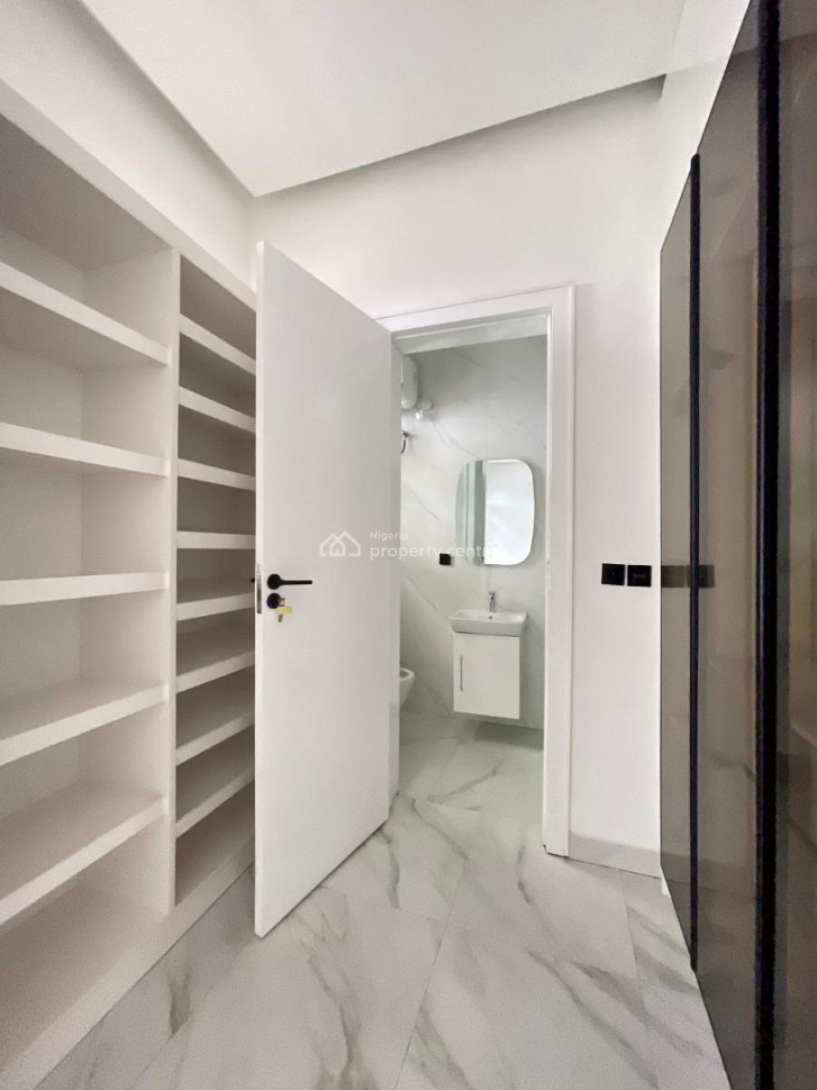 Unique 4 Bedroom Penthouse Apartment in a Secure Estate, Lekki Phase 1, Lekki, Lagos, Flat / Apartment for Sale