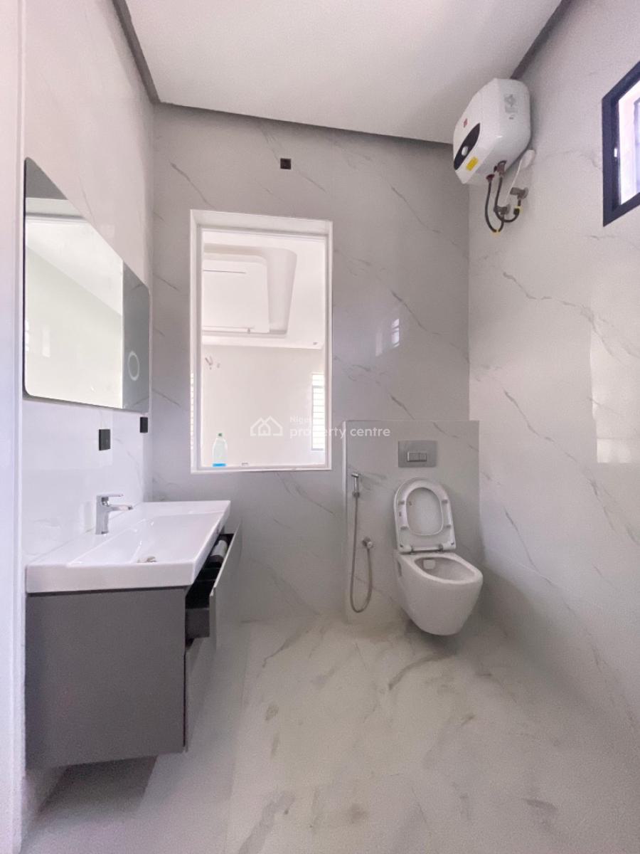 Unique 4 Bedroom Penthouse Apartment in a Secure Estate, Lekki Phase 1, Lekki, Lagos, Flat / Apartment for Sale