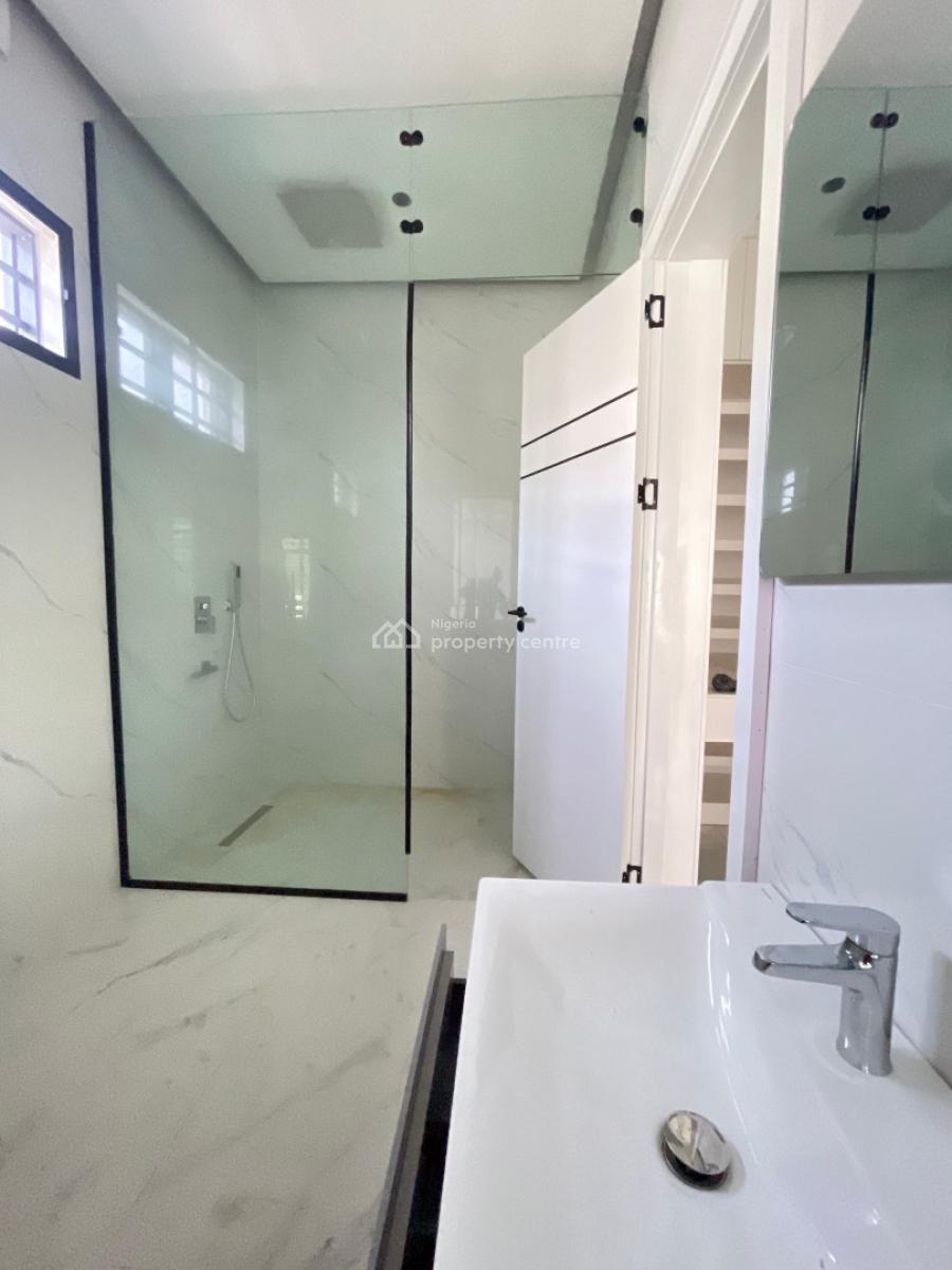Unique 4 Bedroom Penthouse Apartment in a Secure Estate, Lekki Phase 1, Lekki, Lagos, Flat / Apartment for Sale