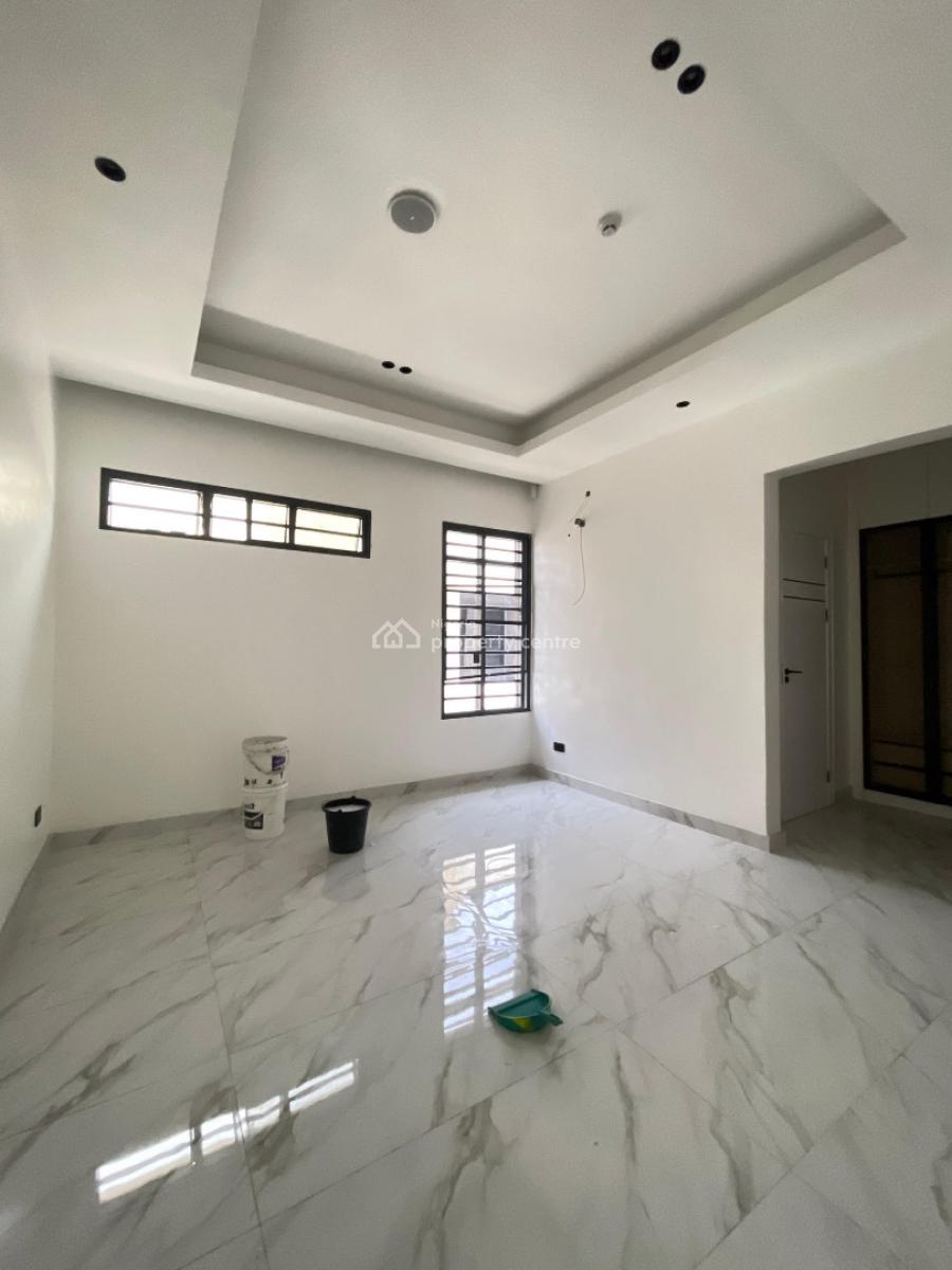 Unique 4 Bedroom Penthouse Apartment in a Secure Estate, Lekki Phase 1, Lekki, Lagos, Flat / Apartment for Sale