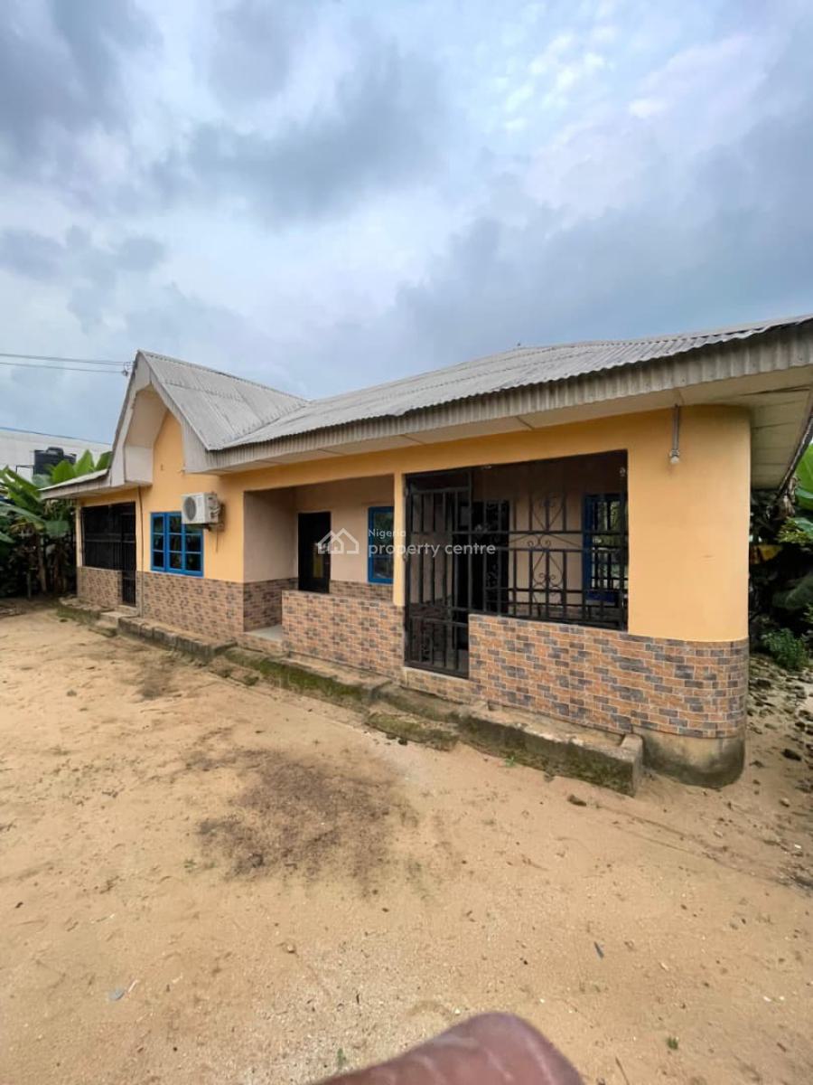 a Standard Four Bedroom Detached Bungalow, Stadium Road, Uyo, Akwa Ibom, Detached Bungalow for Sale
