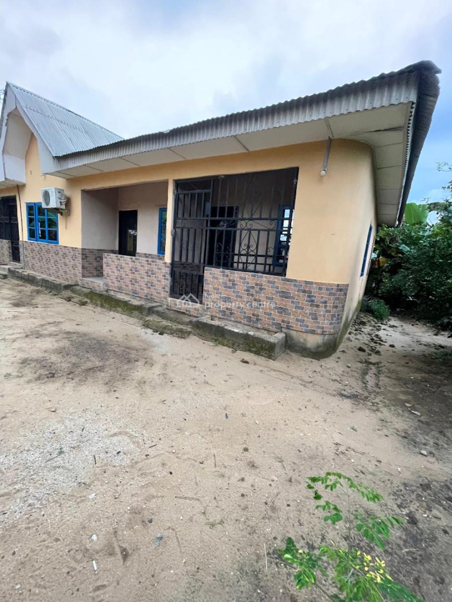 a Standard Four Bedroom Detached Bungalow, Stadium Road, Uyo, Akwa Ibom, Detached Bungalow for Sale