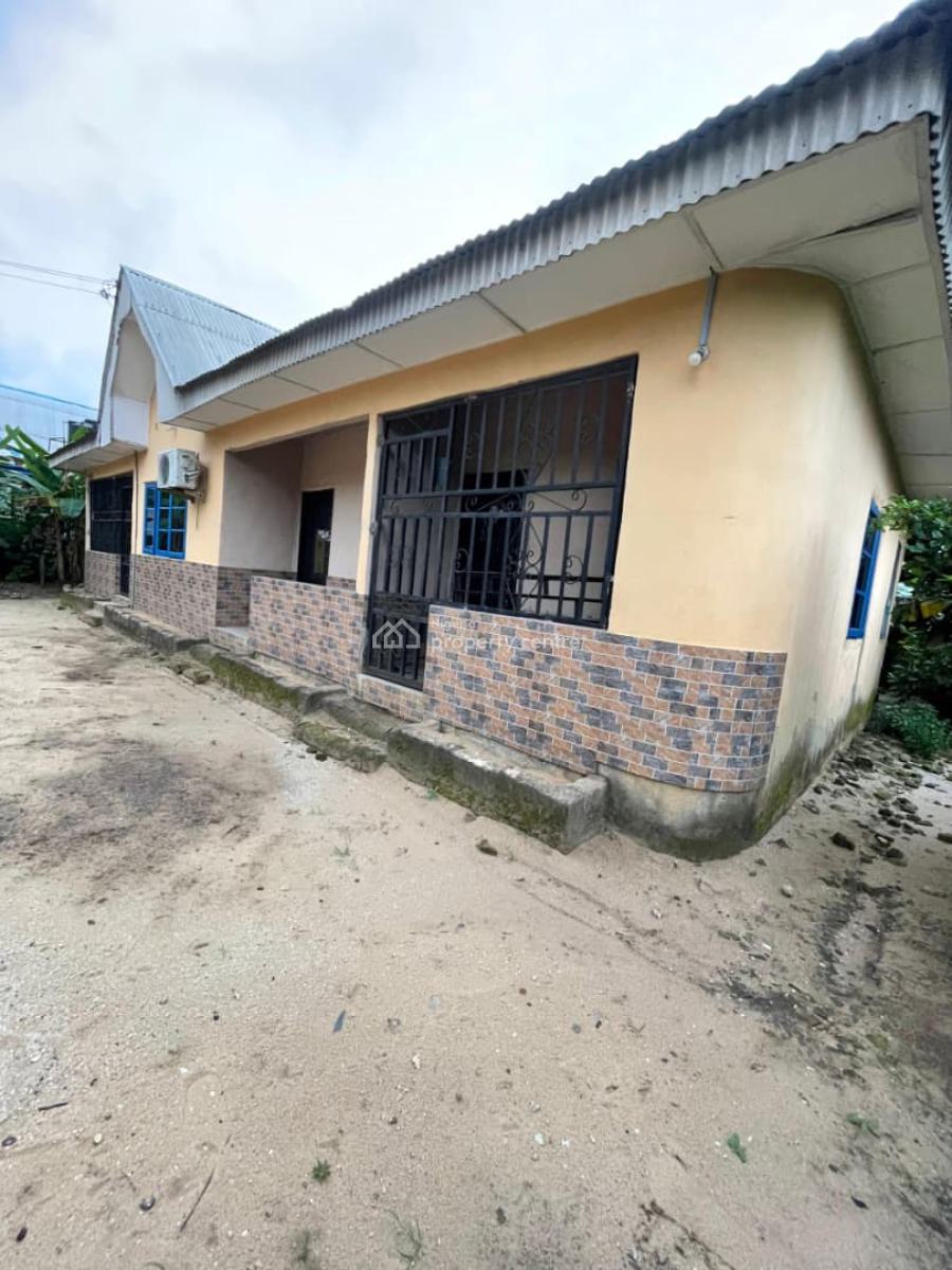 a Standard Four Bedroom Detached Bungalow, Stadium Road, Uyo, Akwa Ibom, Detached Bungalow for Sale
