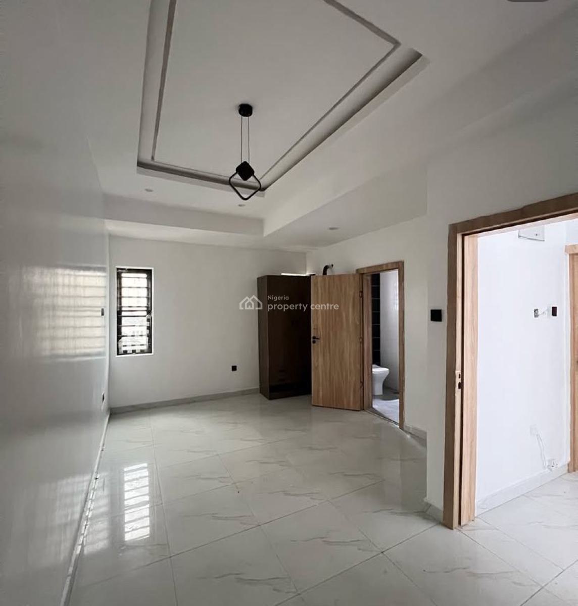 Spacious 2 Bedroom Apartment, Ologolo, Lekki, Lagos, Flat / Apartment for Rent