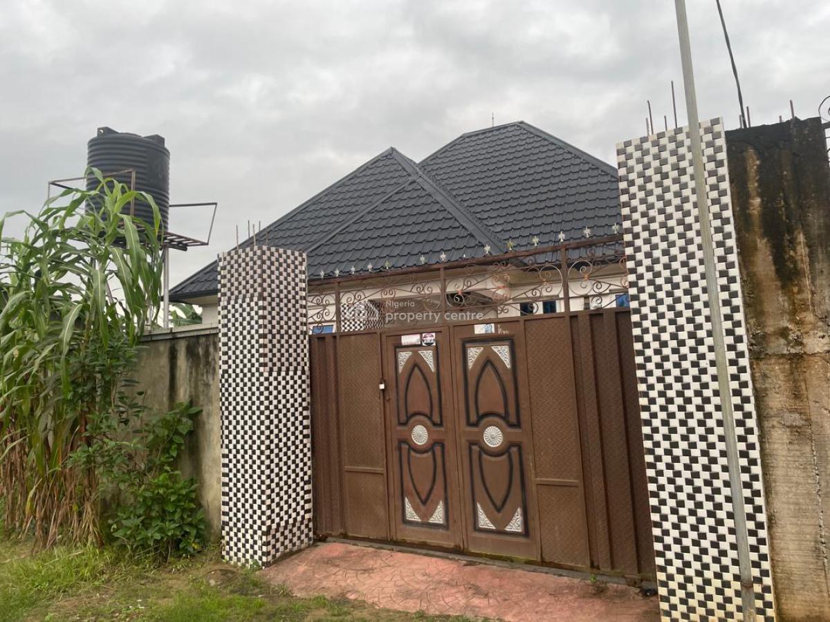 a Clean Three (3) Bedroom Detached Bungalow, Off Ikot Ekpene Road Behind Apc Office, Uyo, Akwa Ibom, Detached Bungalow for Sale