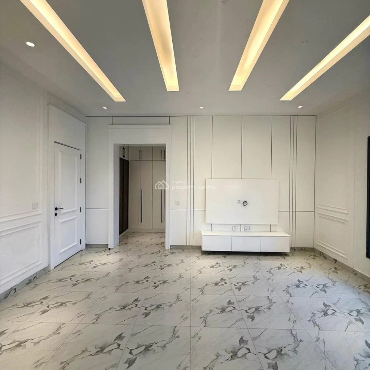 Contemporary 8 Bedroom Serviced Mansion,bq,foyer,elevator,penthouse,, Wuse 2, Abuja, Detached Duplex for Sale