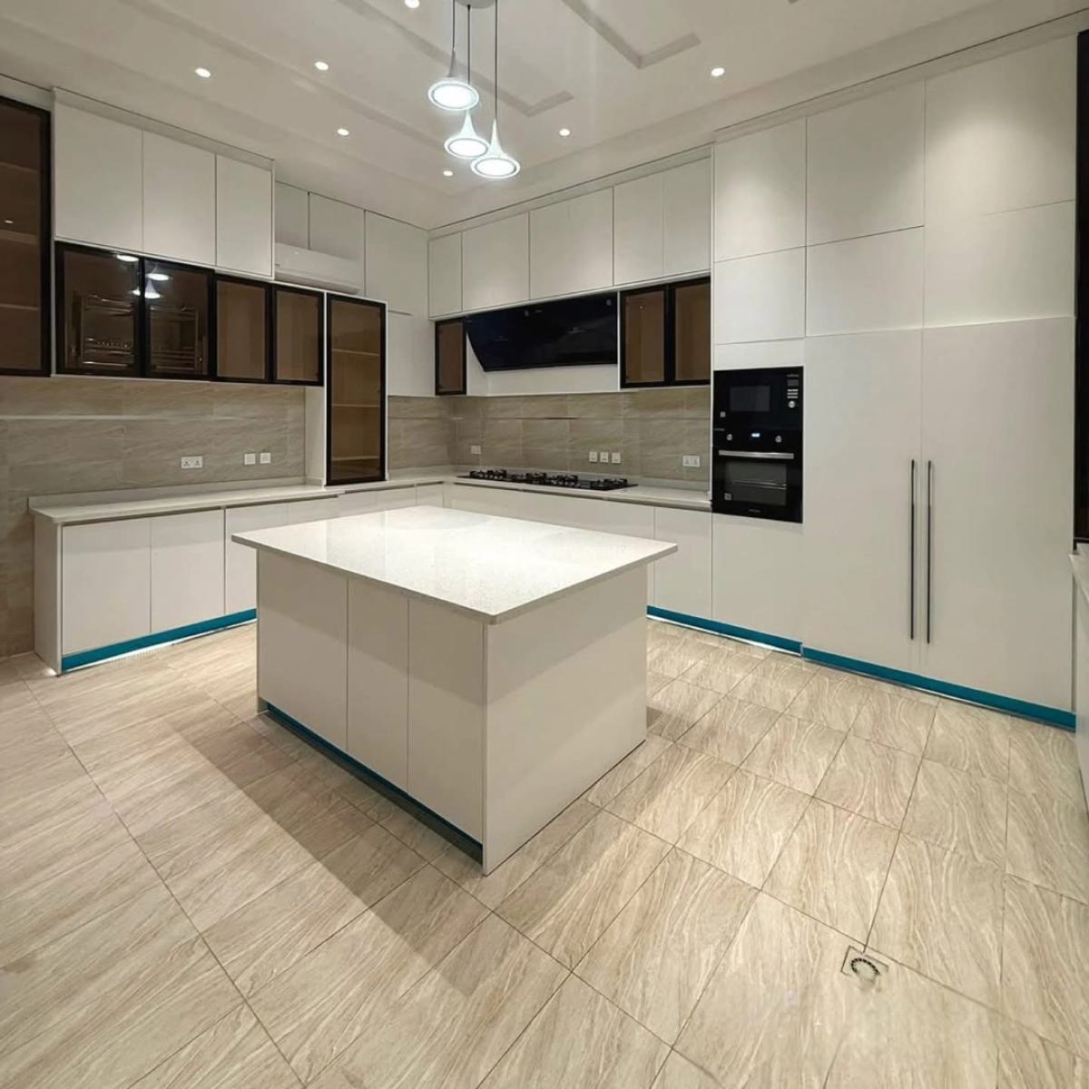 Contemporary 8 Bedroom Serviced Mansion,bq,foyer,elevator,penthouse,, Wuse 2, Abuja, Detached Duplex for Sale