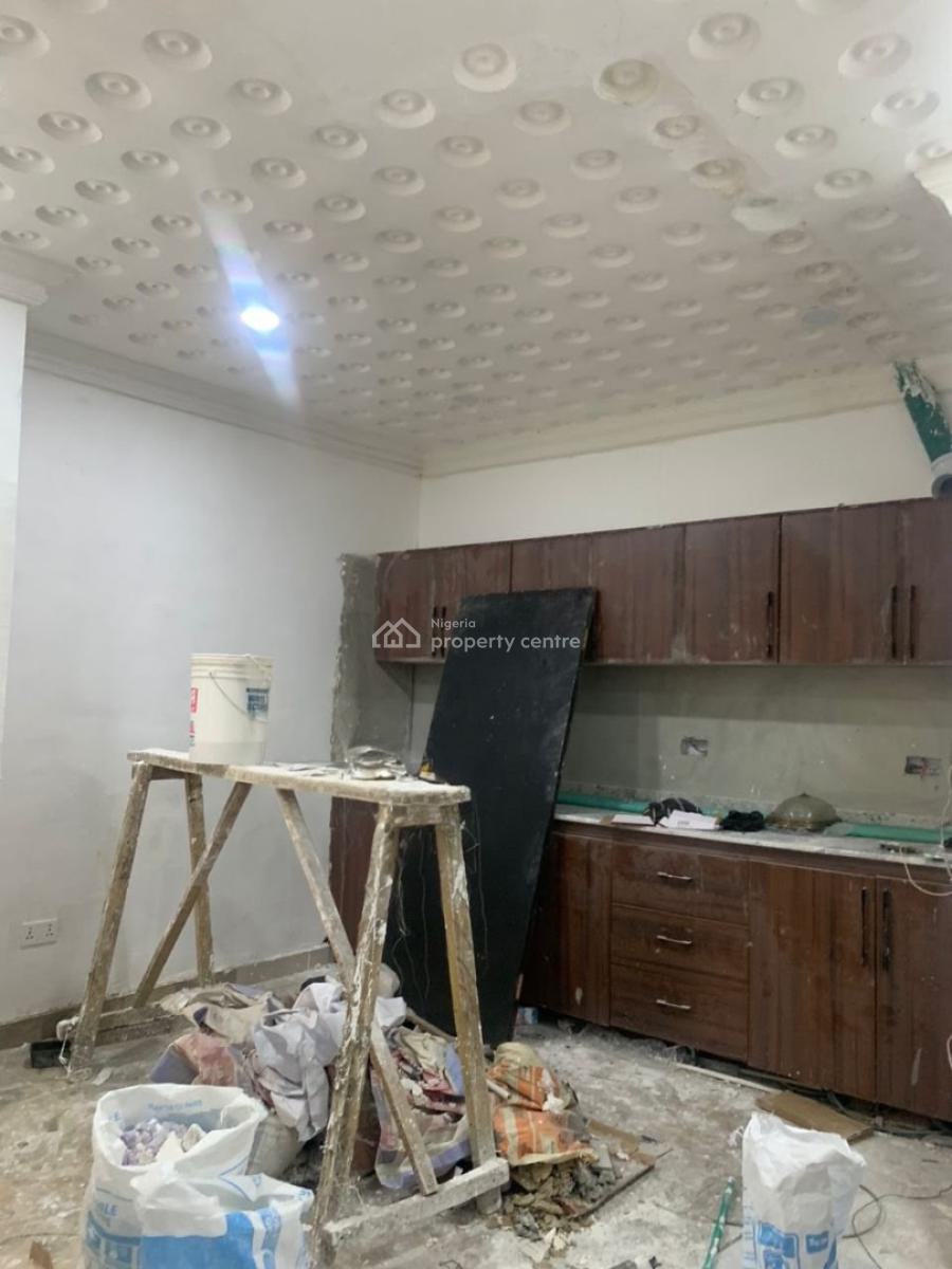 Clean 2 Bedroom Flat in a Secured Estate, Lekki Phase 1, Lekki, Lagos, Flat / Apartment for Rent