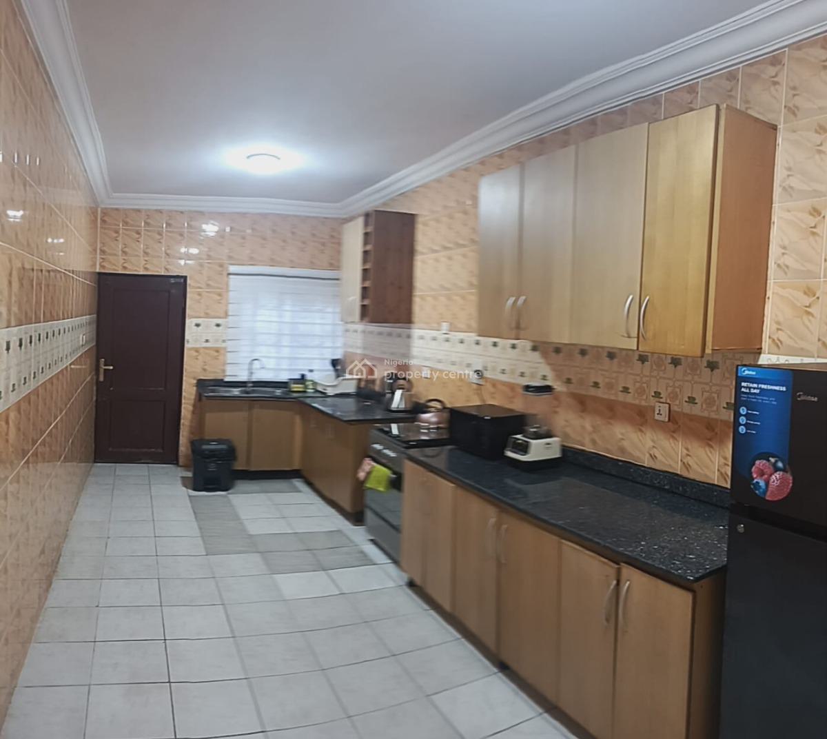 3 Bedroom Apartment, Omole Phase 1, Ikeja, Lagos, Flat / Apartment Short Let