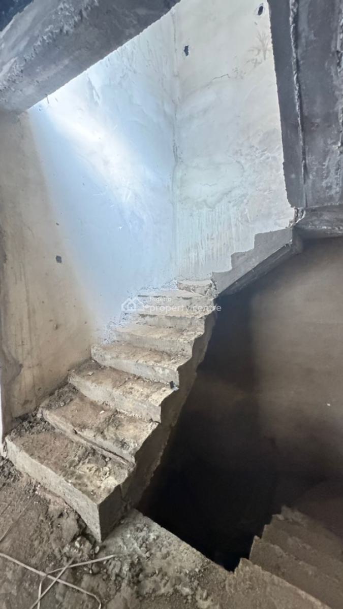 4 Bedroom Semi Detached Duplex with Bq, Guzape District, Abuja, Semi-detached Duplex for Sale