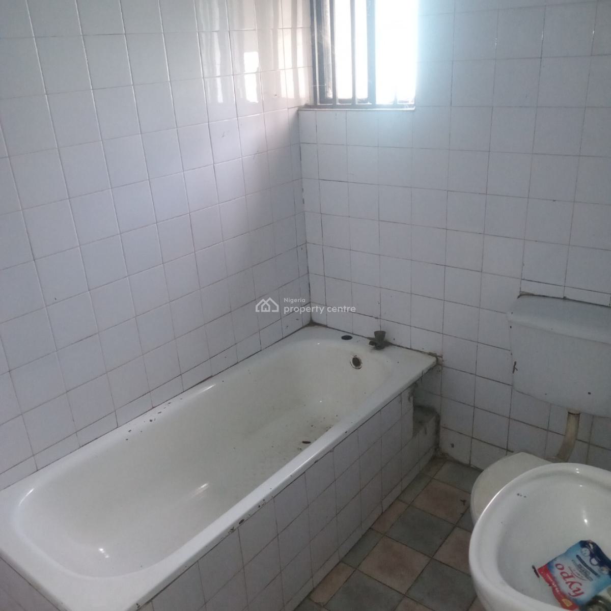 3-bedroom Flat, Second Floor Off Agunlejika Street, Ijeshatedo, Surulere, Lagos., Ijeshatedo, Surulere, Lagos, Flat / Apartment for Rent