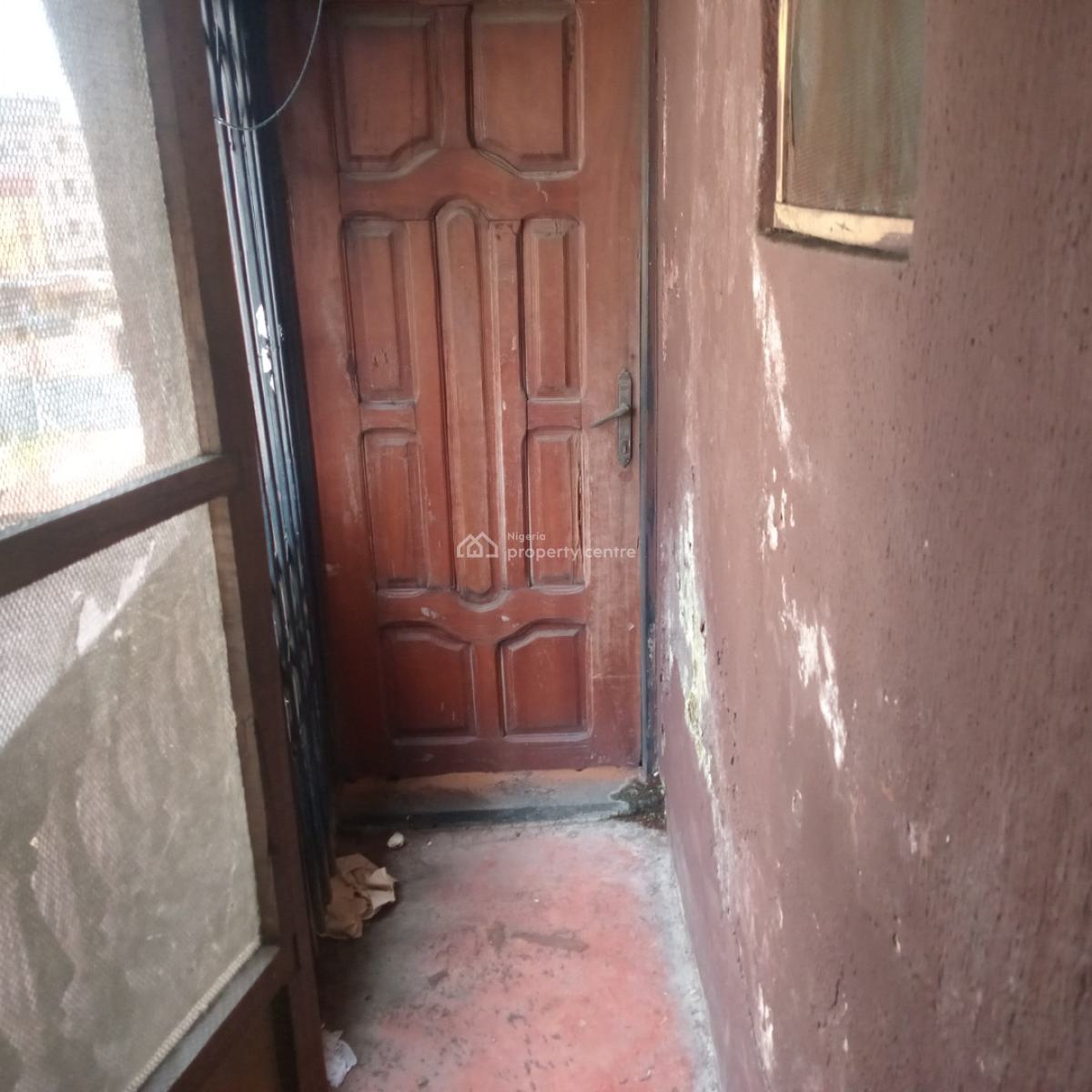 3-bedroom Flat, Second Floor Off Agunlejika Street, Ijeshatedo, Surulere, Lagos., Ijeshatedo, Surulere, Lagos, Flat / Apartment for Rent