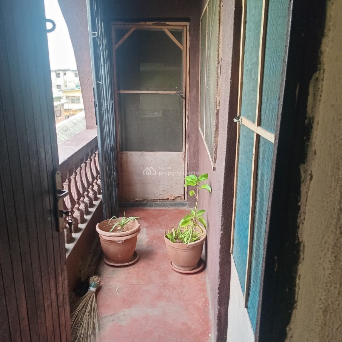 3-bedroom Flat, Second Floor Off Agunlejika Street, Ijeshatedo, Surulere, Lagos., Ijeshatedo, Surulere, Lagos, Flat / Apartment for Rent