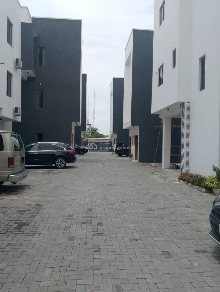 Lovely 2 Bedroom Penthouse Apartment, Signature Apartment, Off Freedom Way, Lekki, Lagos, Flat / Apartment for Rent