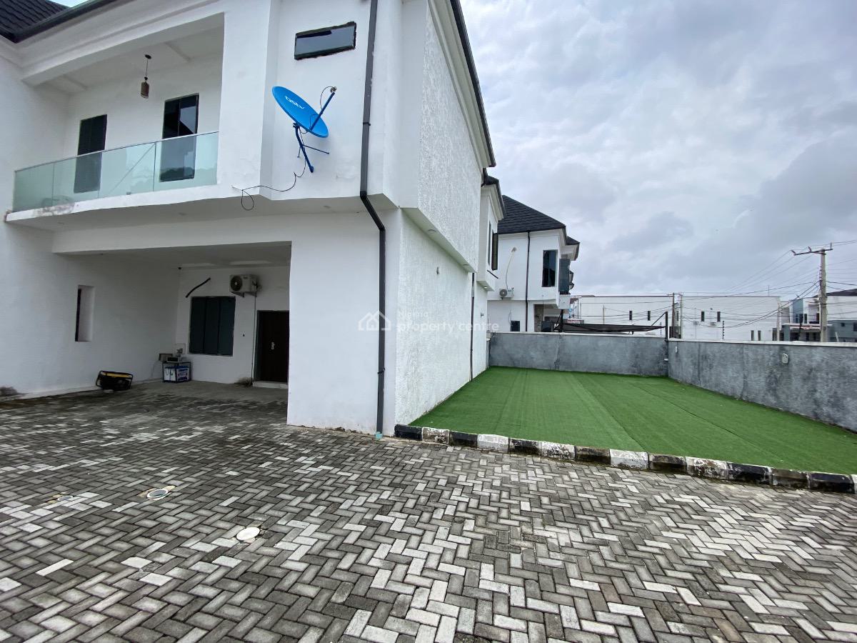 4 Bedroom Terrace Duplex, with All Rooms Ensuit, De-fortieth Estate, Ewumi Road, Off Oba Omogbolahan Lawani Street, Ikota, Lekki, Lagos, Terraced Duplex for Sale
