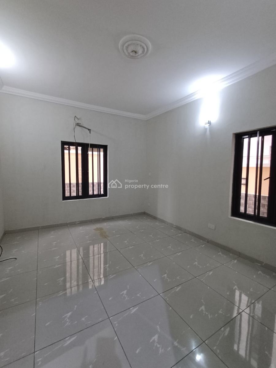 Decent 3 Bedroom Apartment, Lekki Phase 1, Lekki, Lagos, Flat / Apartment for Rent