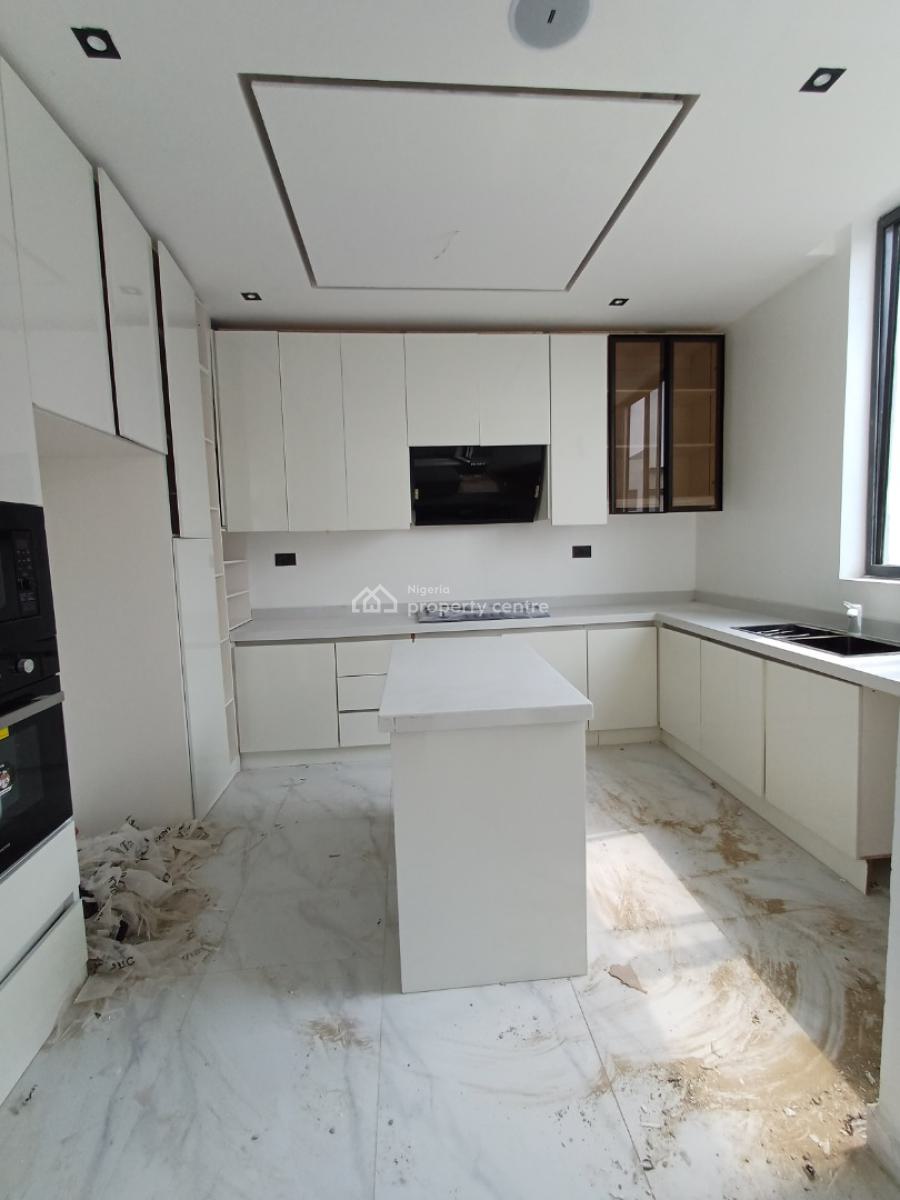 Newly Built 2 Bedroom Apartment, Lekki Phase 1, Lekki, Lagos, Flat / Apartment for Sale