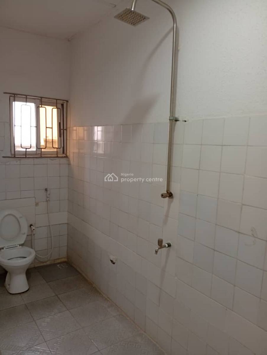 Spacious 3 Bedroom Apartment Upstairs, Omole Ph 2 Extension, Omole Phase 2, Ikeja, Lagos, Flat / Apartment for Rent