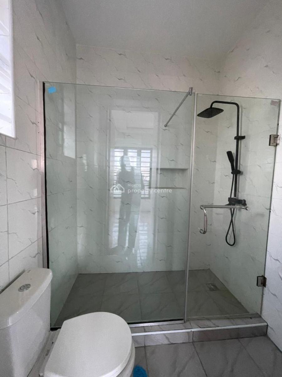 2 Bedroom Apartment 3rd Floor, Ologolo, Lekki, Lagos, Flat / Apartment for Rent