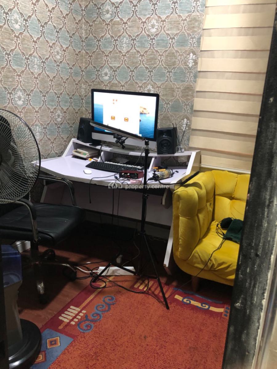 Bq Space, Dr Kennedy Okonkwo, Osapa, Lekki, Lagos, Self Contain (single Rooms) for Rent