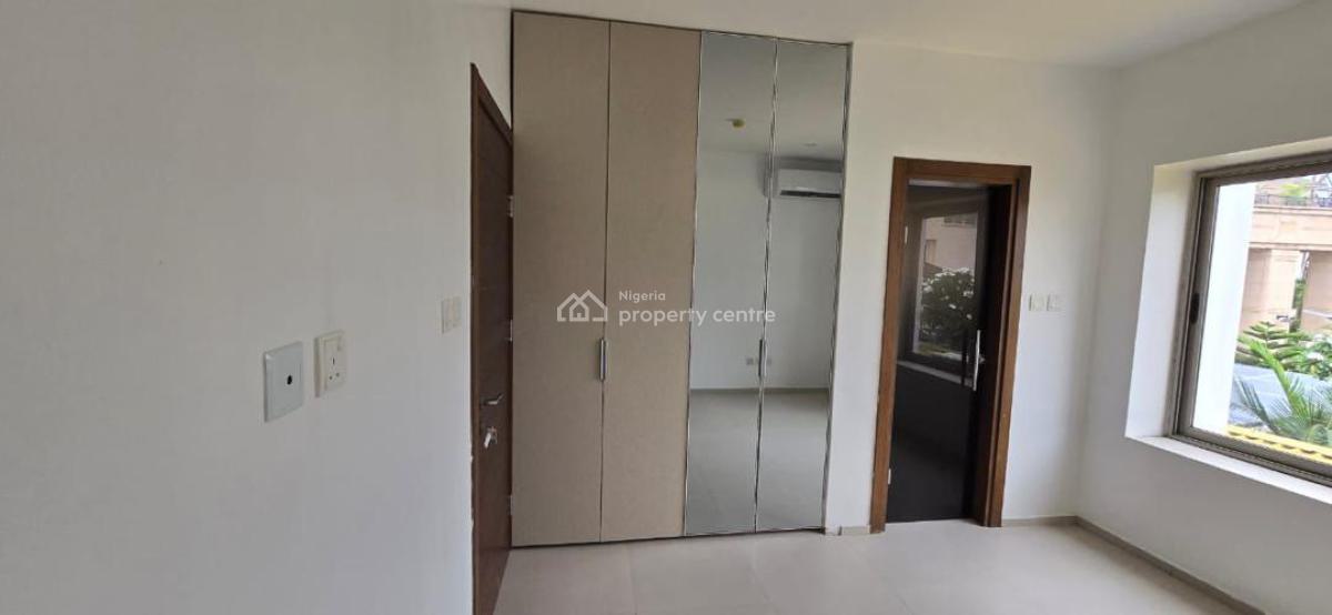 Well Maintained 2 Bedroom Upper Floor Apartment, Banana Island, Ikoyi, Lagos, Flat / Apartment for Rent