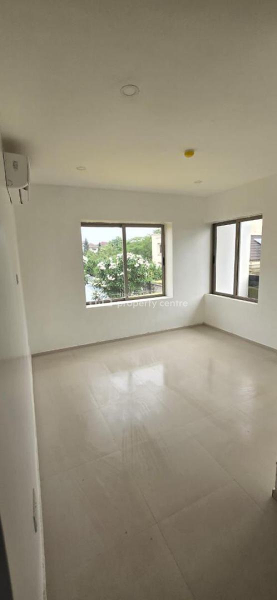 Well Maintained 2 Bedroom Upper Floor Apartment, Banana Island, Ikoyi, Lagos, Flat / Apartment for Rent