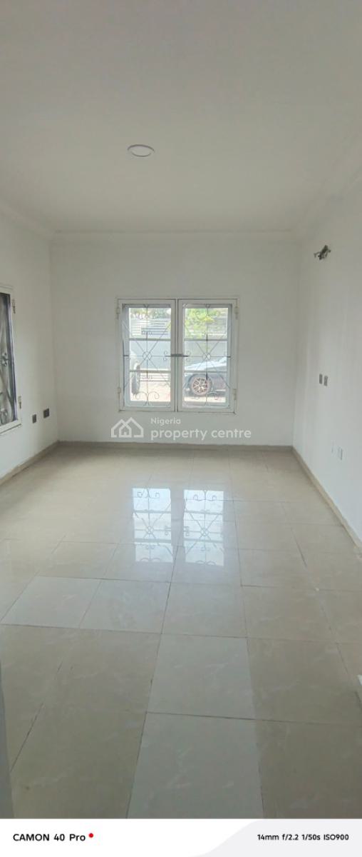 Luxury 3 Bed with Bq in Lekki Phase 1, Chief Collins Street Off Fola Osibo, Lekki Phase 1, Lekki, Lagos, Flat / Apartment for Rent