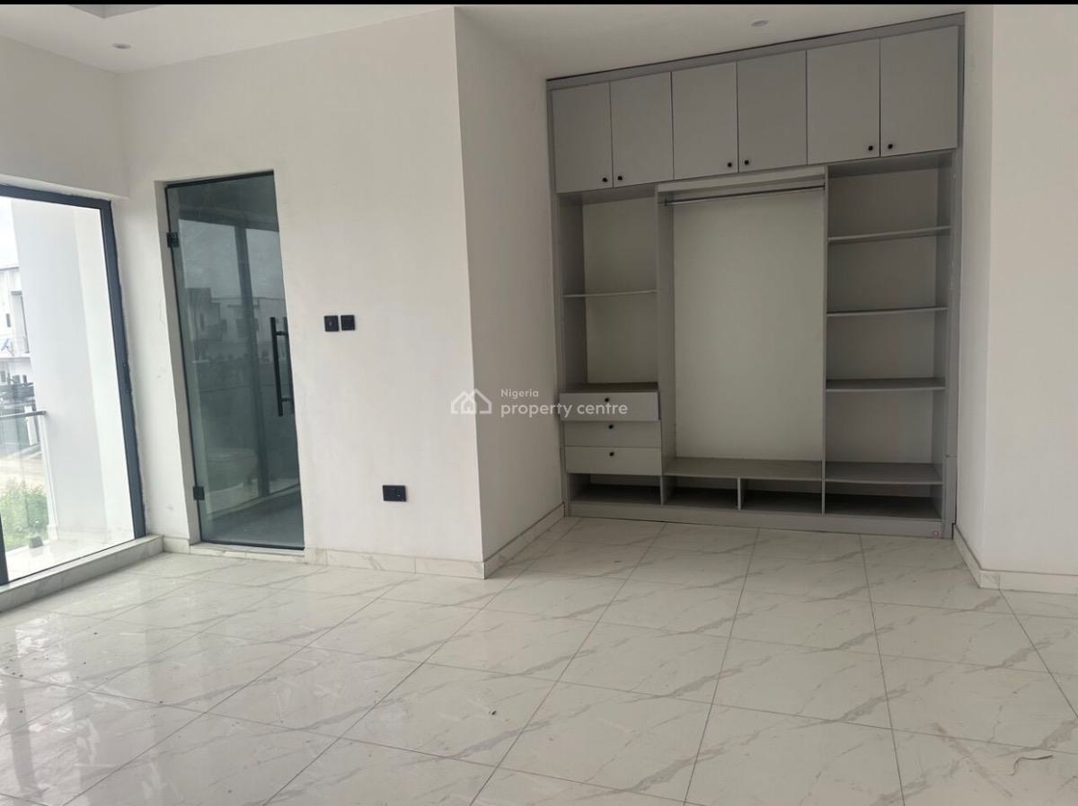 3bedroom Terrace with a Room Boys Quarte, Spring Valley Estate Ajah, Lekki Epe Express Way ., Ajah, Lagos, Terraced Duplex for Sale