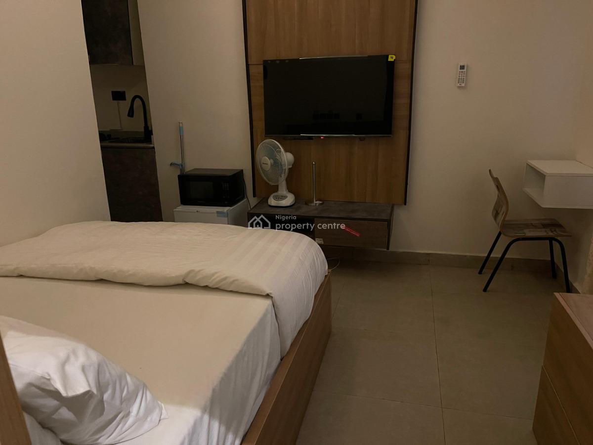 Relaxing Studio Apartment at a Serene Estate, Favourland Estate, Life Camp, Abuja, Self Contain (single Rooms) Short Let