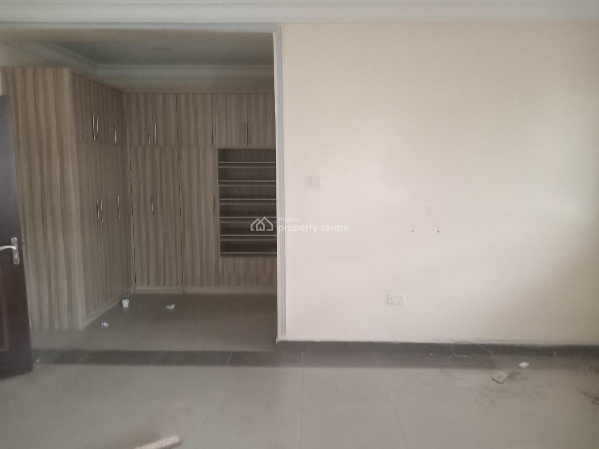 a Good Serviced 3 Bedroom Terrace Duplex + 1bq, Utako, Abuja, Terraced Duplex for Rent
