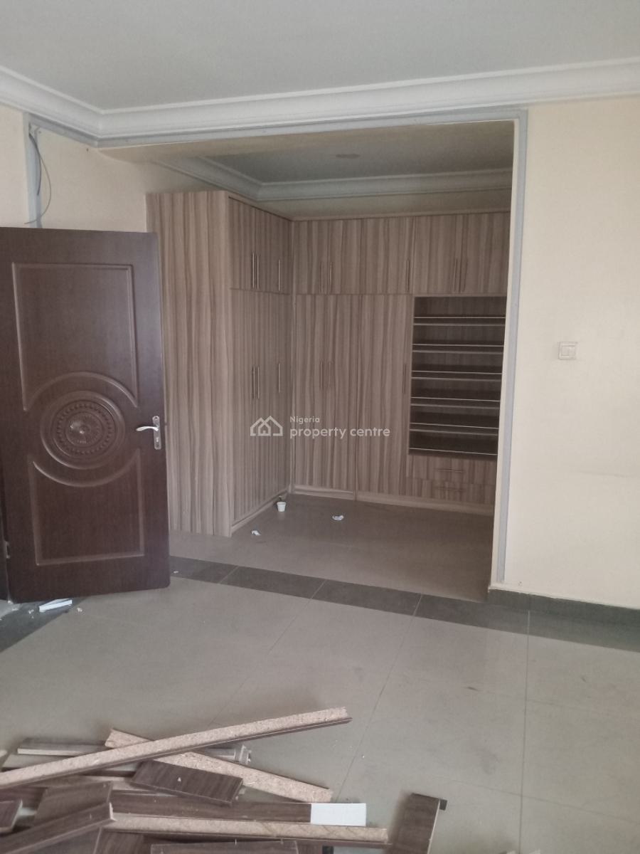 a Good Serviced 3 Bedroom Terrace Duplex + 1bq, Utako, Abuja, Terraced Duplex for Rent