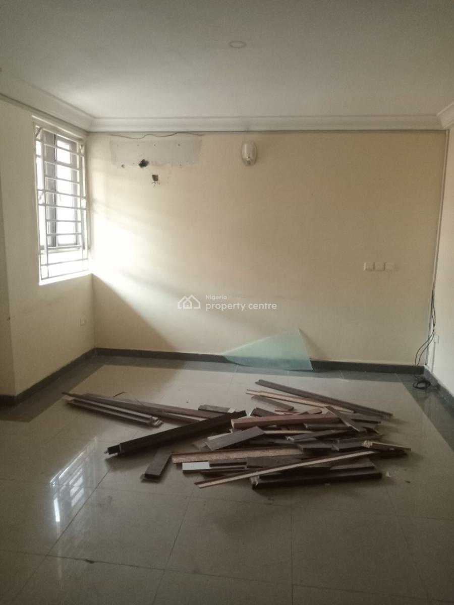 a Good Serviced 3 Bedroom Terrace Duplex + 1bq, Utako, Abuja, Terraced Duplex for Rent