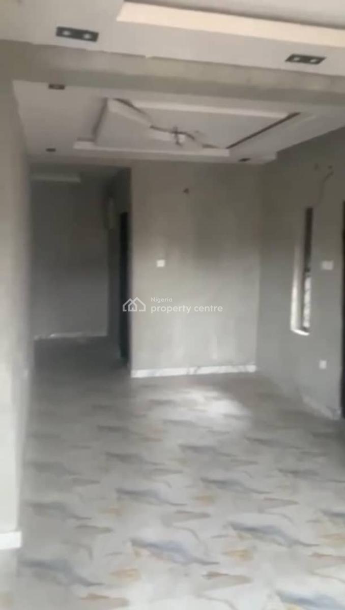 Lovely 2 Bedroom Flat, Off Akobi Street, Surulere, Lagos, Flat / Apartment for Rent