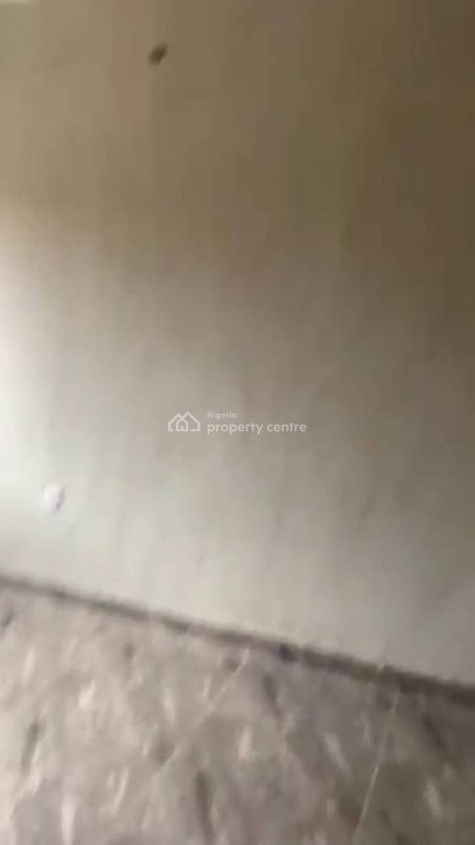 Lovely 2 Bedroom Flat, Off Akobi Street, Surulere, Lagos, Flat / Apartment for Rent