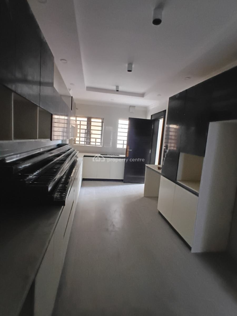 4 Bedroom Apartment, Lekki Phase 1, Lekki, Lagos, Flat / Apartment for Sale