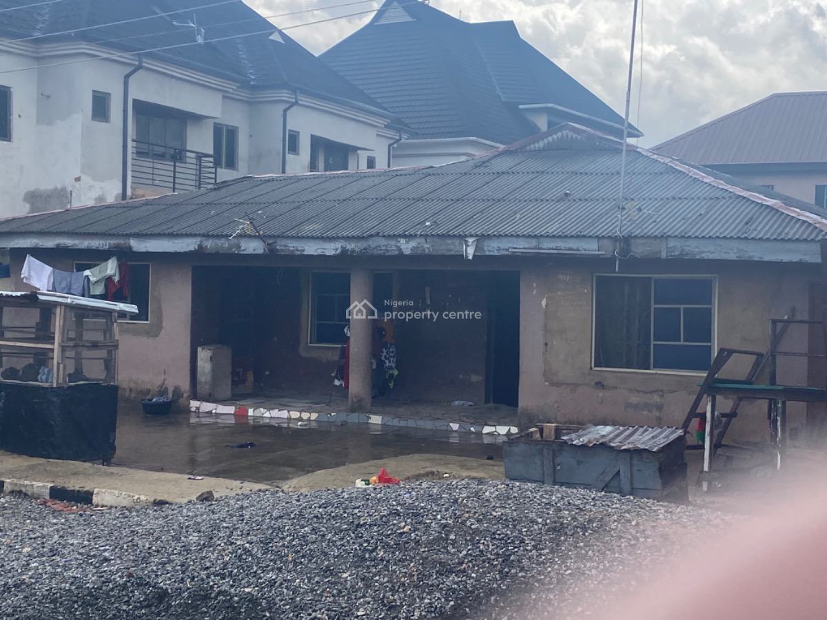 Demolishable Bungalow on a Plot of Land, Ebenezer Itire Ehinga, Itire-ikate, Surulere, Lagos, Detached Bungalow for Sale