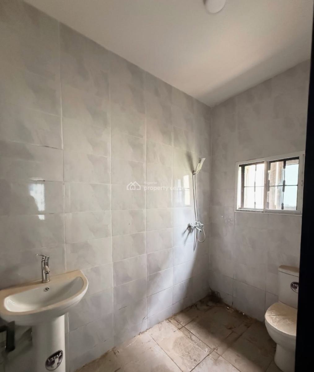 1bedroom Flat in a Clean Estate, Jahi, Inside a Tarred Estate. 2minutes Untarred Road to The House, Jahi, Abuja, Mini Flat (room and Parlour) for Rent