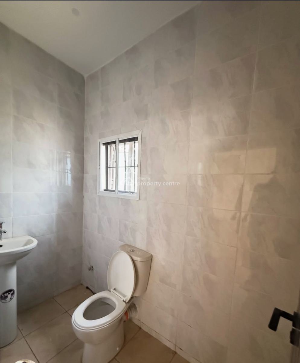 1bedroom Flat in a Clean Estate, Jahi, Inside a Tarred Estate. 2minutes Untarred Road to The House, Jahi, Abuja, Mini Flat (room and Parlour) for Rent