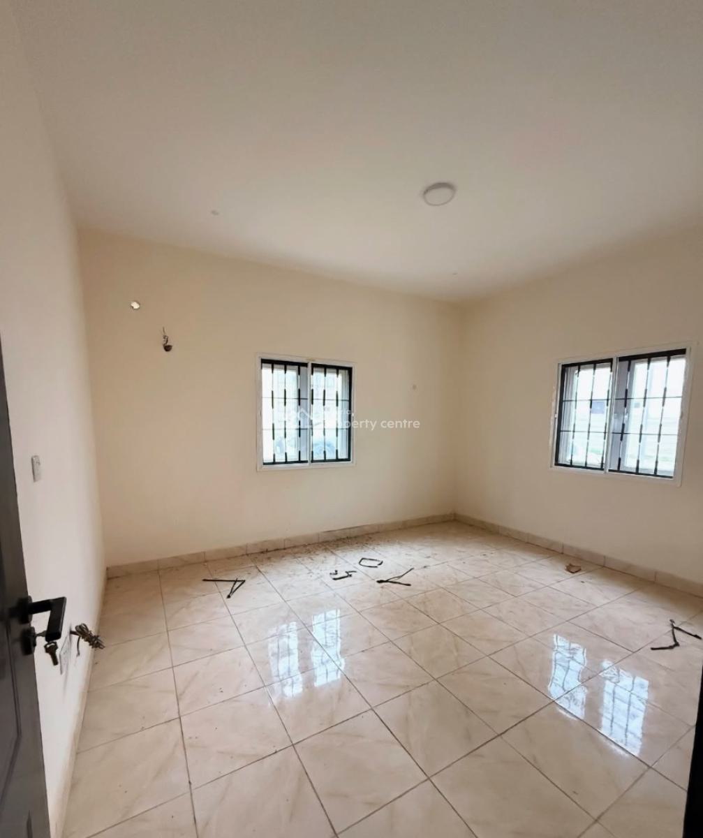 2bedroom Flat Inside a Fully Tarred Estate, Jahi Inside a Fully Tarred Estate, 2minutes Untarred Road to The Estat, Jahi, Abuja, Flat / Apartment for Rent